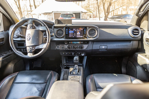 Camioneta Pro Doble Cabina 4×4 V6 Usada en Buen Estado - Product Image 3
