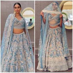 Lehenga Choli brodé traditionnel exclusif avec Dupatta Designer Bridal Wear pour les mariages et les fêtes prêt à expédier - Product Image 1