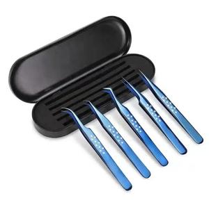 Ensemble de pinces à extensions de cils courbées et pointues, revêtement bleu, design ergonomique, poignée antidérapante - Product Image 1