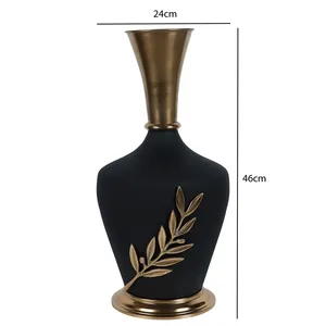 Florero de Metal Negro Mate para Decoración de Hogar de Lujo, Bañera de Metal Pulido Premium Hecha a Mano para Exportación - Product Image 5