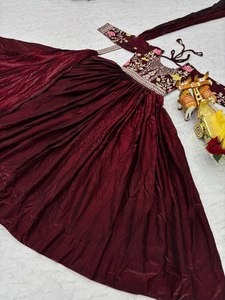 Vestido largo de festival de seda Fendy de diseñador con tela suave y elegante conjunto Dupatta para eventos especiales, reuniones y funciones formales - Product Image 3