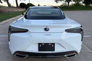 รถยนต์โตโยต้า LC 500h Touring Package ปี 2018 มือสอง พร้อมระบบควบคุมความเร็วอัตโนมัติแบบปรับตามความเร็ว - Product Image 2