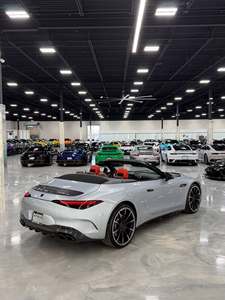 Achetez maintenant le Mercedes-Benz SL-Class AMG SL 63 2022, prêt à être expédié - Product Image 5