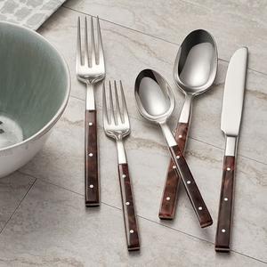 Juego de Cubiertos de Acero Inoxidable Hechos a Mano con Forma Personalizada, Acabado Brillante, Logotipo Personalizado, Diseño Contemporáneo para el Hogar, Hecho en India - Product Image 4