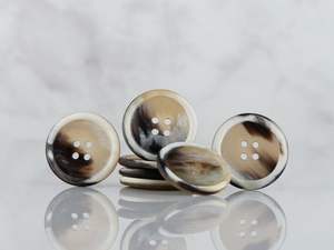 Bouton en corne de buffle de meilleure qualité fabriqué à la main Taille de personnalisation vierge et taille grande et courte disponible Agate - Product Image 3