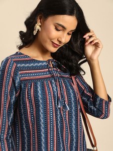 Último Diseño, Kurti Bordado de Algodón Puro Azul y Rojo para Mujer, Manga Larga, Hasta la Rodilla, Hecho a Mano en India, Alta Calidad, en Oferta - Product Image 4