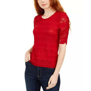 Camicetta Casual da Donna in Seta American Rag con Laccetti Posteriori e Design in Pizzo con Motivo Ricamato Rosso Scuro Taglie XL 4XL Disponibile anche Taglia Unica - Product Image 1