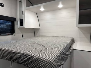 Nouvelle caravane Jayco Jay F-l-i-g-h-t Slx 265BHS 2026 à vendre pour le camping et les voyages - Product Image 4