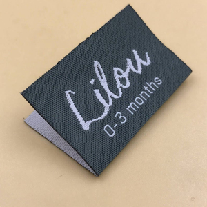Étiquettes de vêtements sur mesure fabriquées en usine Logo tissé Etiquette imprimée en soie satinée Logo tissé personnalisable en cuir de coton - Product Image 1