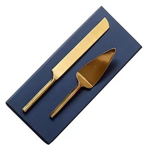 Outils de coupe de gâteau Conception de gravure dorée Ensemble de couteaux de coupe de gâteau Serveur de gâteau en acier inoxydable pour la cuisson de fête de mariage - Product Image 4
