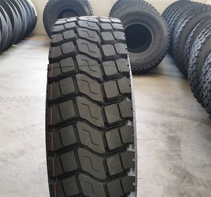 Pneus de camion d'occasion 15 pouces 215/55R15 - Product Image 1