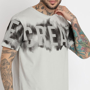 Camiseta de Hombre 100% Algodón, Talla Grande, 220GSM, Logotipo Personalizado, Estampado Frontal Elegante, Camiseta Informal de Moda de Alta Calidad - Product Image 5