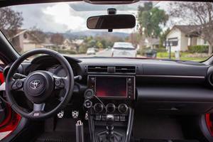 Voiture GR86 Premium Turbo 2023, cuir, transmission intégrale, faible kilométrage, boîte automatique, conduite à gauche, essence, état neuf - Product Image 3