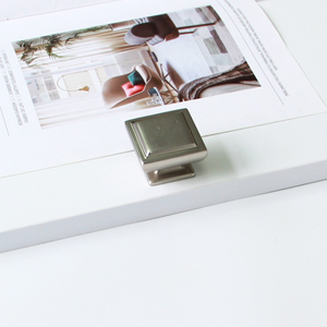 Bouton d'armoire carré minimaliste moderne en alliage de Zinc brossé pour salle à manger chambre salon cuisine salle de bain armoire tiroir commode - Product Image 6