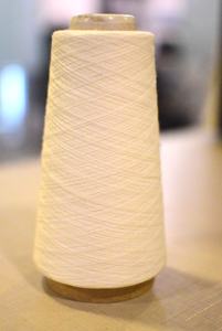 Algodón poliéster superior con hilo de color blanco disponible en venta al por mayor para 40/1 en grado AAA + CALIDAD precio de fábrica barato. - Product Image 2