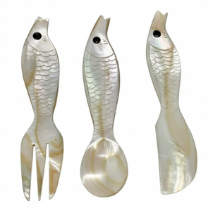 Cuchara y Tenedor de Concha de Nácar con Diseño de Pez y Mango Corto para Cafetería, Hotel, Restaurante - Product Image 1