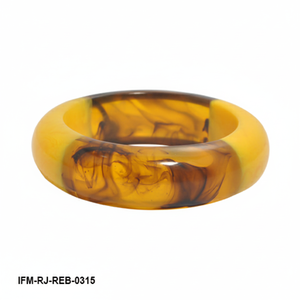 Bracelet artisanal en résine marbrée ambre et jaune, deux tons, pour femme - Product Image 4