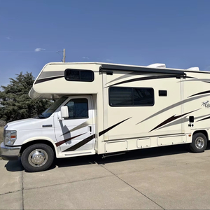 Descubra la máxima libertad en carretera con una autocaravana de lujo diseñada para un espacio de descanso confortable, almacenamiento inteligente y conducción suave. - Product Image 4