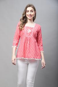 Top Kurti moderne et élégant en pur coton à manches courtes/longues pour filles Prêt à porter Design occidental pour les occasions spéciales Disponible en vrac - Product Image 5