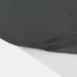 T-shirts décontractés avec une torsion moderne-T-shirts respirants et doux pour hommes et femmes qui s'adaptent à votre style de vie occupé et actif tous les jours - Product Image 5