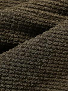 Pantalon cargo pour homme conçu pour le mouvement quotidien, avec un style utilitaire, une coupe confortable et un look urbain contemporain - Product Image 2