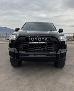 PRÊT À CONDUIRE - VÉHICULE D'OCCASION À VOLANT À GAUCHE |   2023 TOYYOTAASS TUNDRRAASS TRD PRRRO - Product Image 1