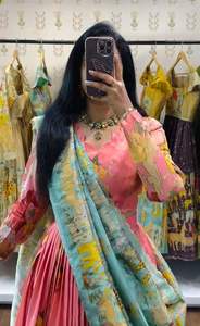 Lehenga Choli traditionnel indien en coton imprimé, vêtements pour femmes, vêtements de mariage, en stock - Product Image 2