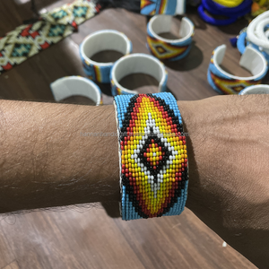 Exquisita Pulsera de Resina Clásica Hecha a Mano, Entrega Rápida, Brazalete de la Mejor Calidad con Diseño Único - Product Image 6