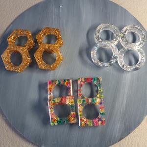 Anneaux de serviette de mariage en acrylique, couleur personnalisée, écologiques, en stock, durables, design classique - Product Image 1