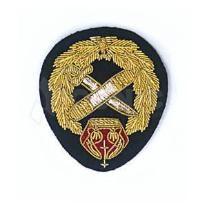 Insignias de lingotes bordados uniformes de alta calidad al por mayor insignias de lingotes bordados de diseño personalizado - Product Image 4