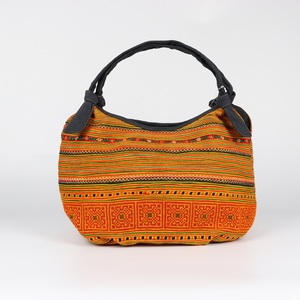 Bolsa de brocado bordada a mano con patrón personalizado, tipo respetuoso con el medio ambiente, botón a presión, pequeño conejo - Product Image 3