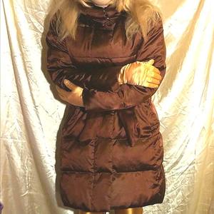 Blouson matelassé en satin à col universitaire avec logo personnalisé 2024, blouson d'hiver en cuir brodé ODM grande taille avec fermeture à glissière pour le printemps - Product Image 1