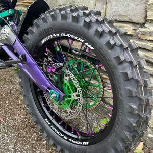 Prêt à expédier Moto tout-terrain électrique Sur Ron Light Bee X 60v 6000w Light Bee ultra Bee X de haute qualité - Product Image 4