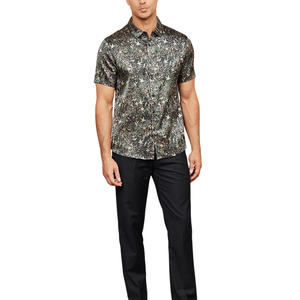 Camisas elegantes de manga corta para hombre con marca personalizada, etiqueta de bordado, Impresión de logotipo y embalaje para eventos o equipos - Product Image 1