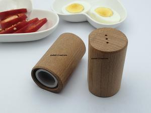 Ensemble salière et poivrière en bois fabriqué à la main Distributeur d'épices rustique pour la cuisine, la table à manger ou le restaurant - Product Image 4