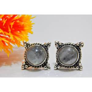 Boucles d'oreilles minimalistes en argent sterling 925 avec des bijoux faits à la main en pierre de lune certifiés GIA avec de l'or comme matériau principal - Product Image 3