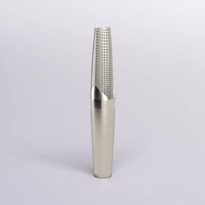 Vases à fleurs en métal de couleur chrome faits à la main, de la meilleure conception, de qualité supérieure, décoratifs, avec des dimensions de 15x4x4 cm - Product Image 3