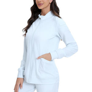 Veste de gommage personnalisée pour femmes avec broderie, veste uniforme légère et respirante durable pour le personnel soignant et infirmier - Product Image 4