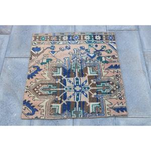 Tapis turc 2,3 x 2,6 pieds, petit tapis vintage, tapis persan en laine bleu et marron - Product Image 1