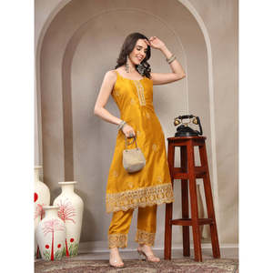 Kurta y Pantalones de Algodón y Georgette Amarillo para Mujer, Cuello Redondo Bordado, Estilo Bollywood, Ropa Étnica, Salwar Kameez - Product Image 2