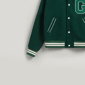 Chaqueta Varsity con Capucha para Hombre, de Invierno, de Alta Calidad, con Bordado Chenille, Diseño Personalizado con Letras de Béisbol y Logotipo Frontal - Product Image 6