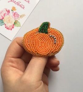 Charme en tissu brodé à la main avec des perles, multicolore, écologique, dernier design tendance et luxueux pour les mariages, élégant pour Noël - Product Image 3