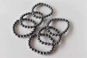 Bracelet en perles rondes de Shungite Elite naturelle super brillante de 8 mm pour la méditation et la guérison - Vente en gros - Product Image 2