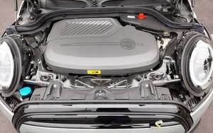 Occasion - Mini-voiture 2 portes Cooper S FWD Hardtop 2020 avec intérieur foncé et conduite à gauche à vendre - Véhicule d'occasion avec options de conduite à droite ou à gauche - Product Image 6