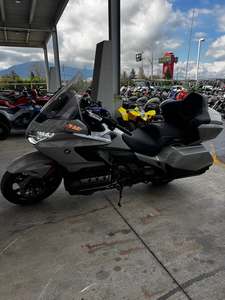 Moto de tourisme haut de gamme 1800cc avec pack confort - Product Image 2