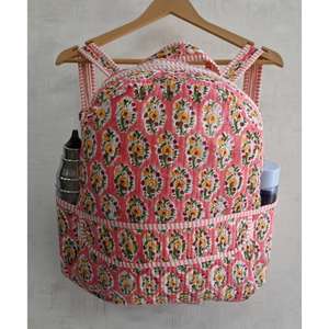 Mini sac à dos matelassé en coton léger, imprimé floral indien à la main, fermeture éclair, unisexe, pour le camping, les voyages et la plage - Product Image 1