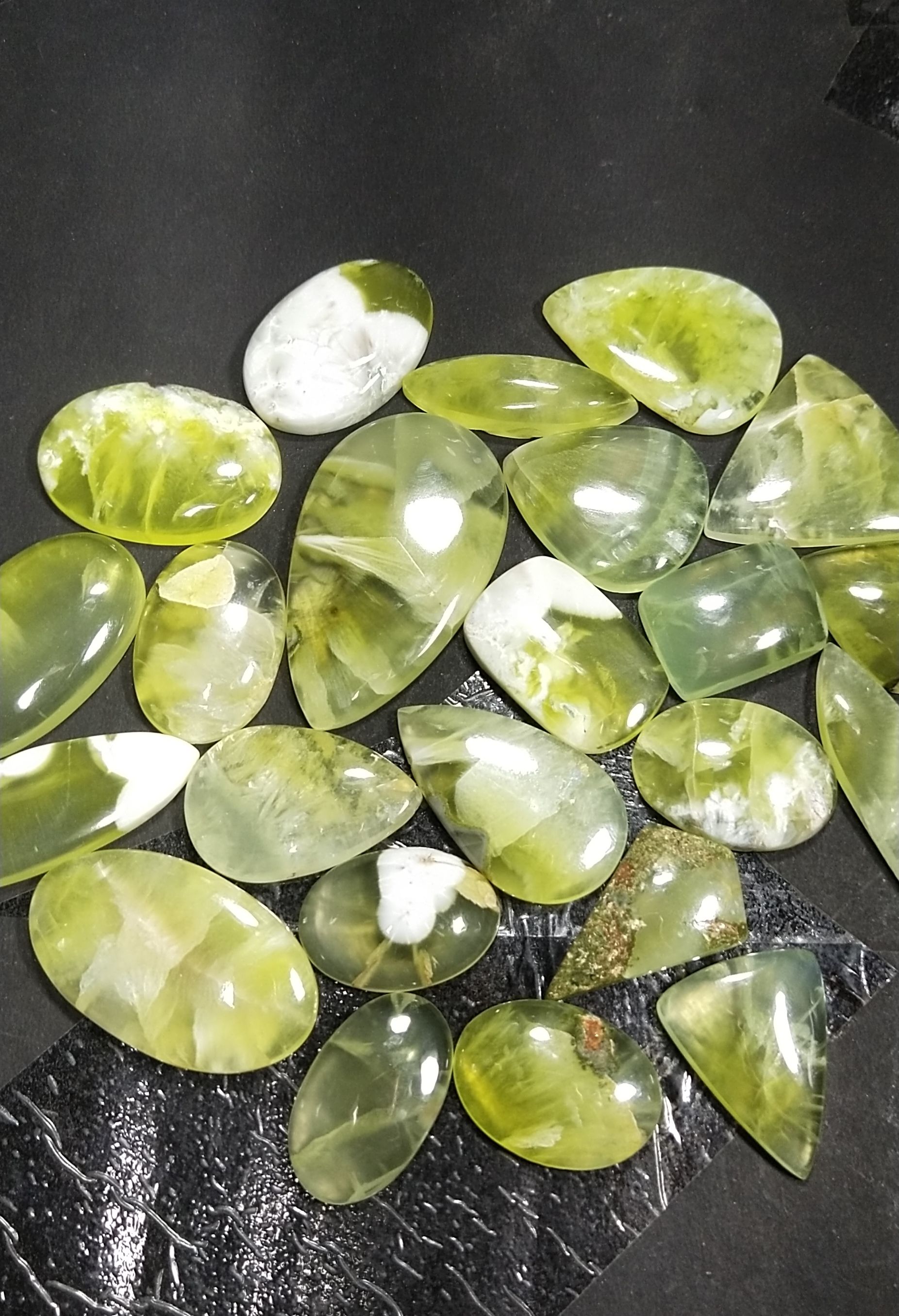 สีเหลือง