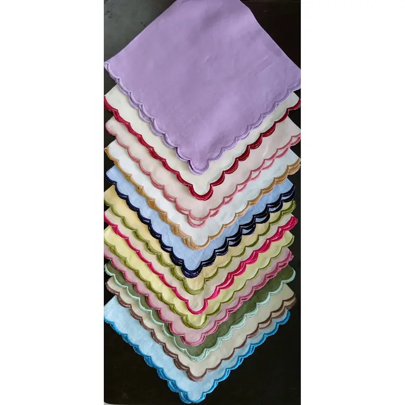 Benutzer definierte Farbe Scalloped Edge Bestickte Dinner Cloth Leinen Serviette für die Hochzeit