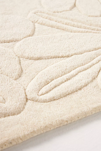 Tapis marguerite sculpté à la main à poils hauts pour la durabilité et le style ajoute un charme et un confort intemporels à votre maison - Product Image 3