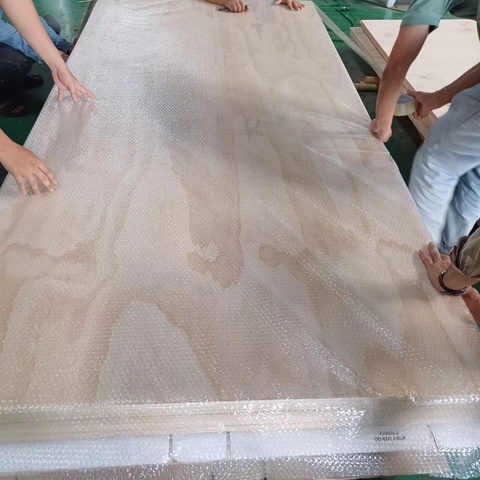 AA Grade 9/12/15/18mm Coated Pine Plywood Long-lasting Rubber Core Eco-Friendly Low Price Shuttering for Bedroom for Living Room